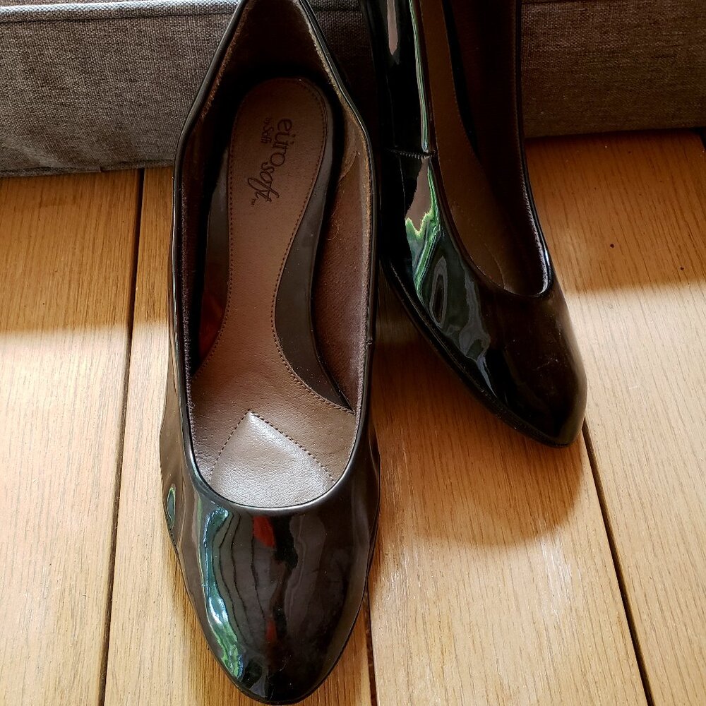 EUC EUROSOFT classic black mid-heel patent leather style pumps (9)